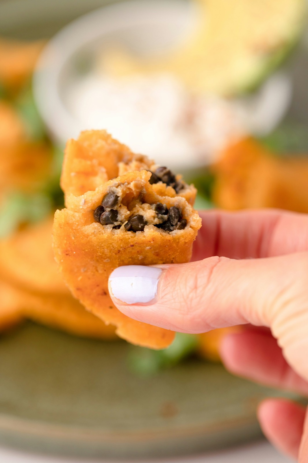 Empanada abierta mostrando el relleno
